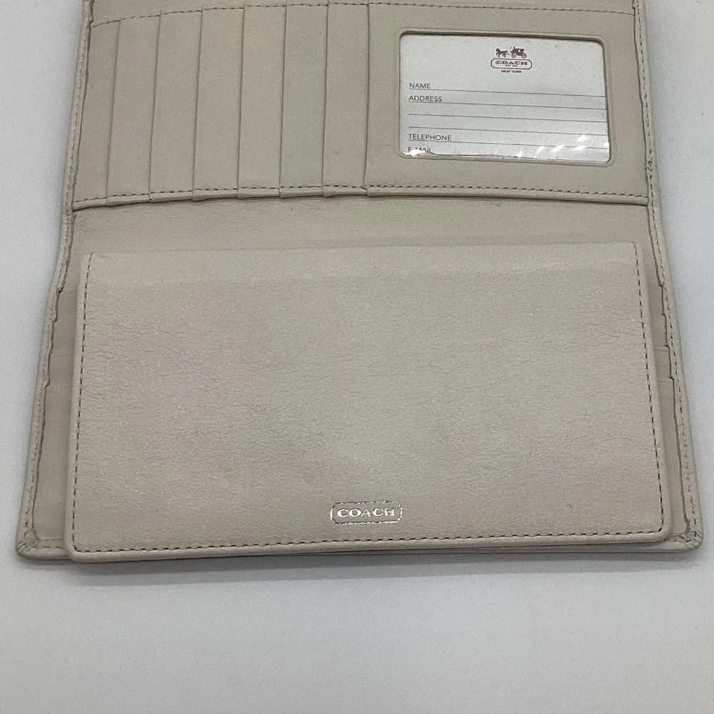 2003. Coach Trifold Large Wallet Cream VGUC